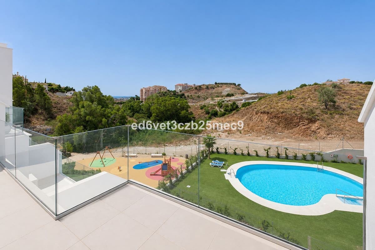 Middle Floor Apartment in Fuengirola — photo 6 of 10