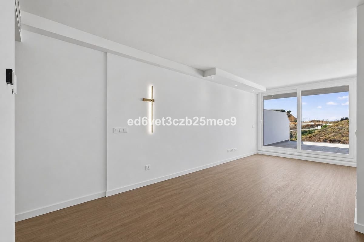Middle Floor Apartment in Fuengirola — photo 8 of 10