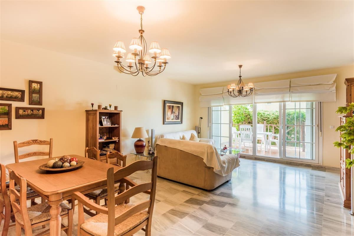 Ground Floor Apartment in Cabopino — photo 3 of 10