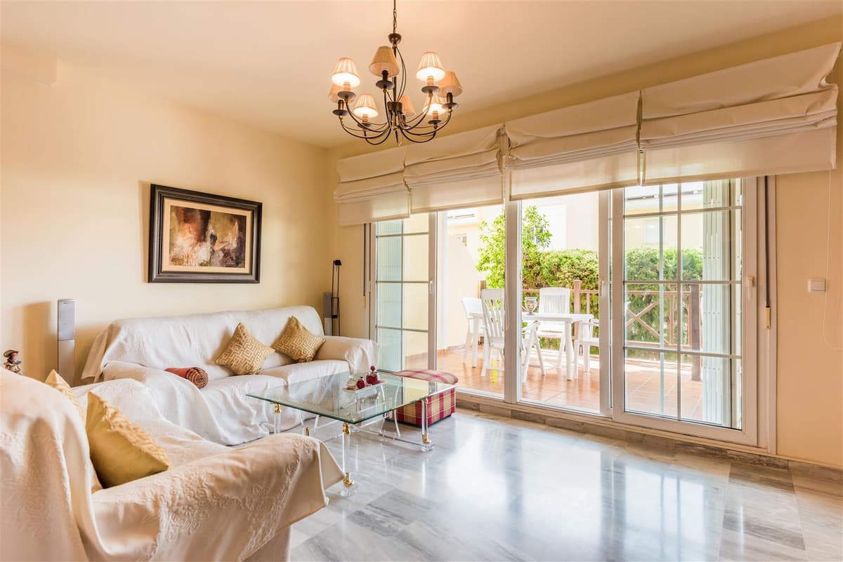 Ground Floor Apartment in Cabopino — photo 4 of 10