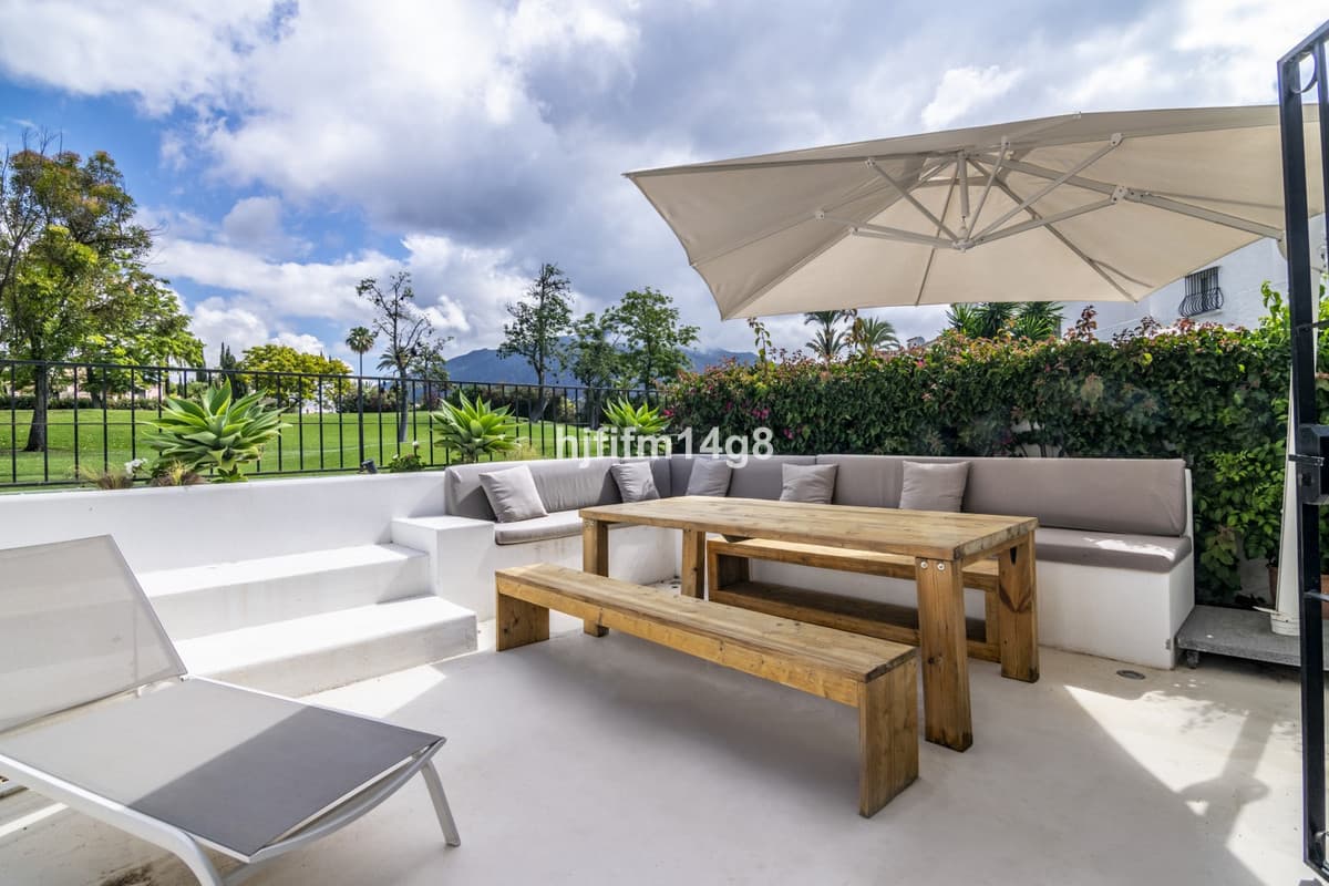 Townhouse in Nueva Andalucía — photo 4 of 10