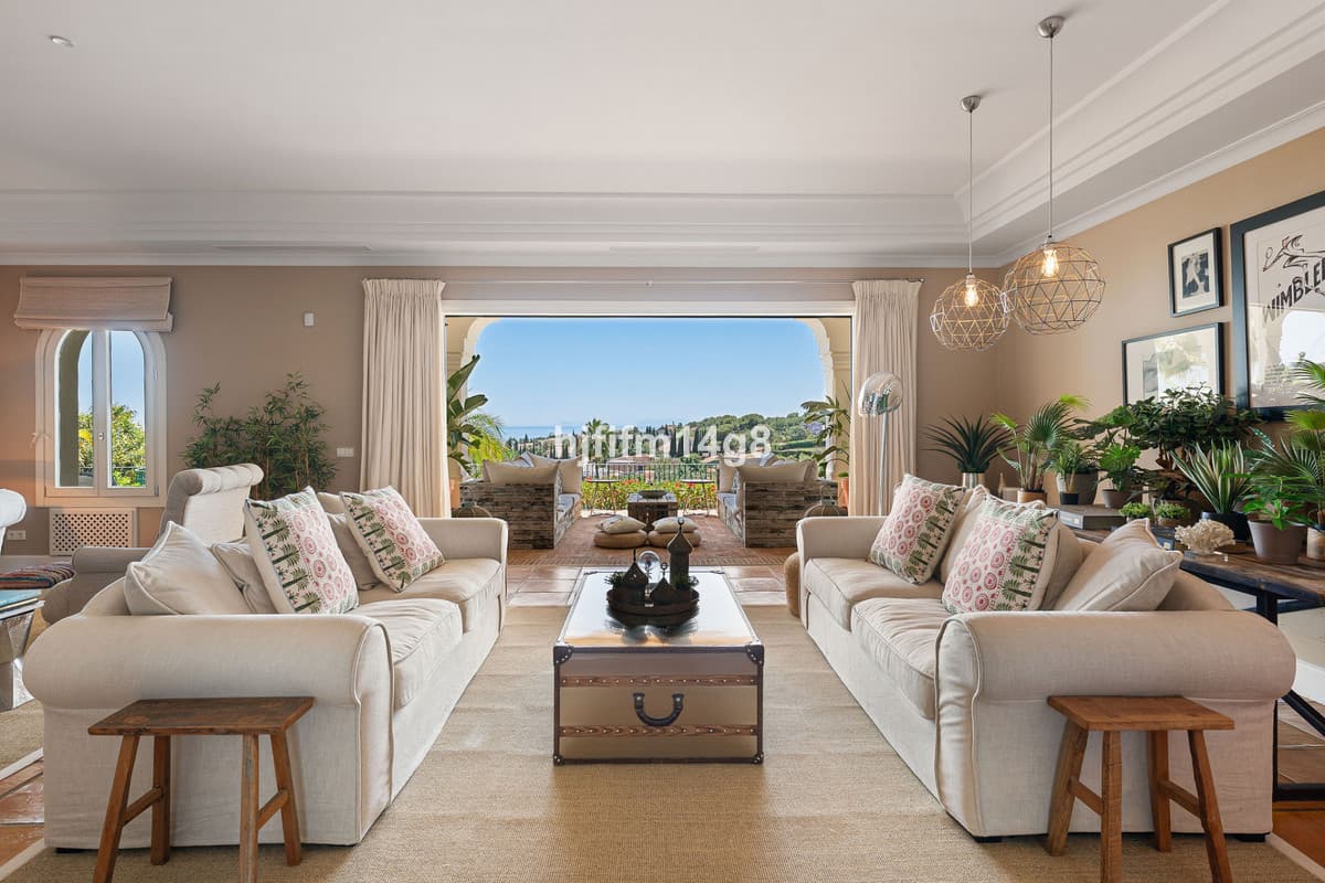 Detached Villa in The Golden Mile — photo 4 of 10