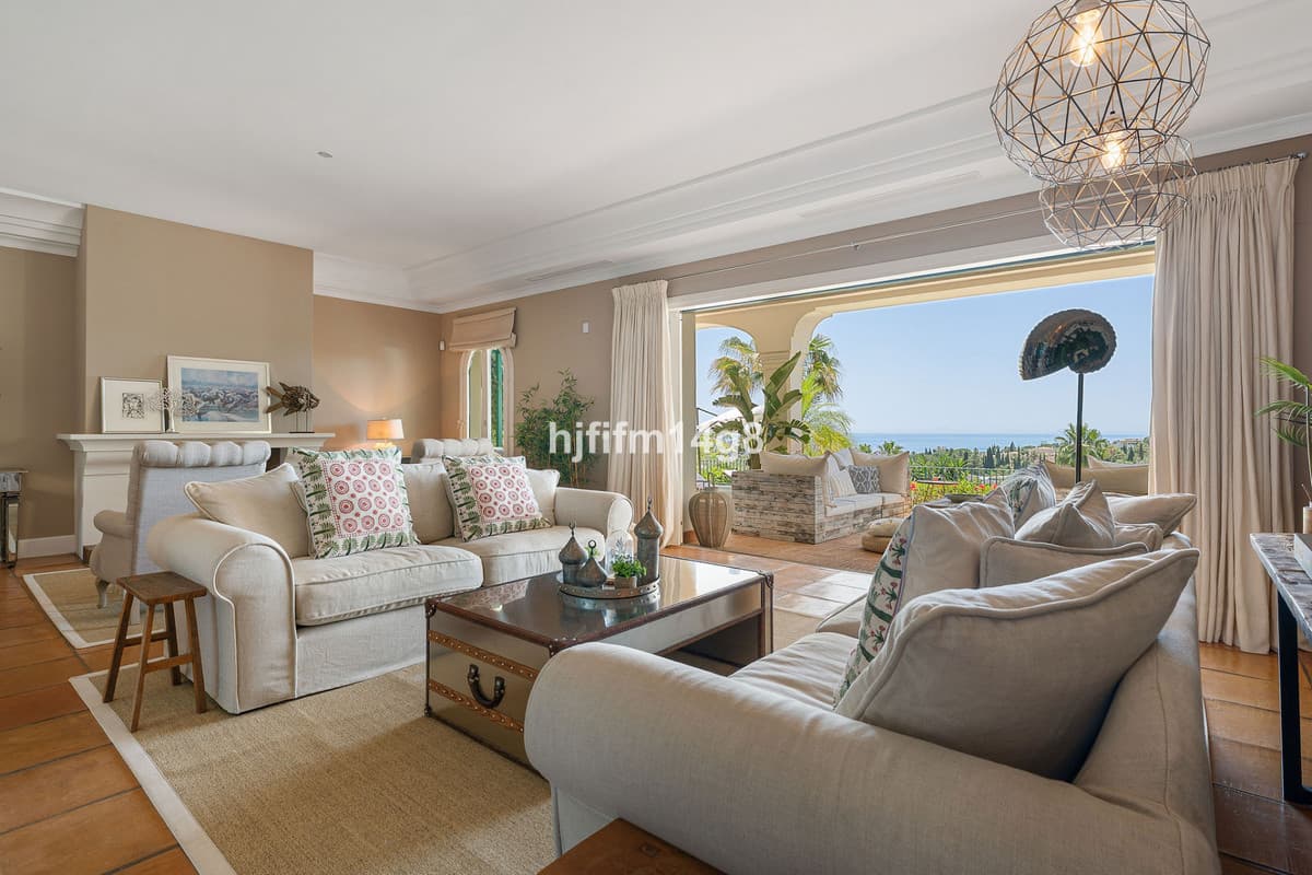 Detached Villa in The Golden Mile — photo 5 of 10
