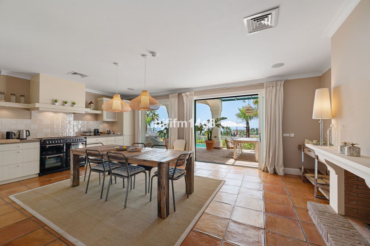 Detached Villa in The Golden Mile — photo 7 of 10