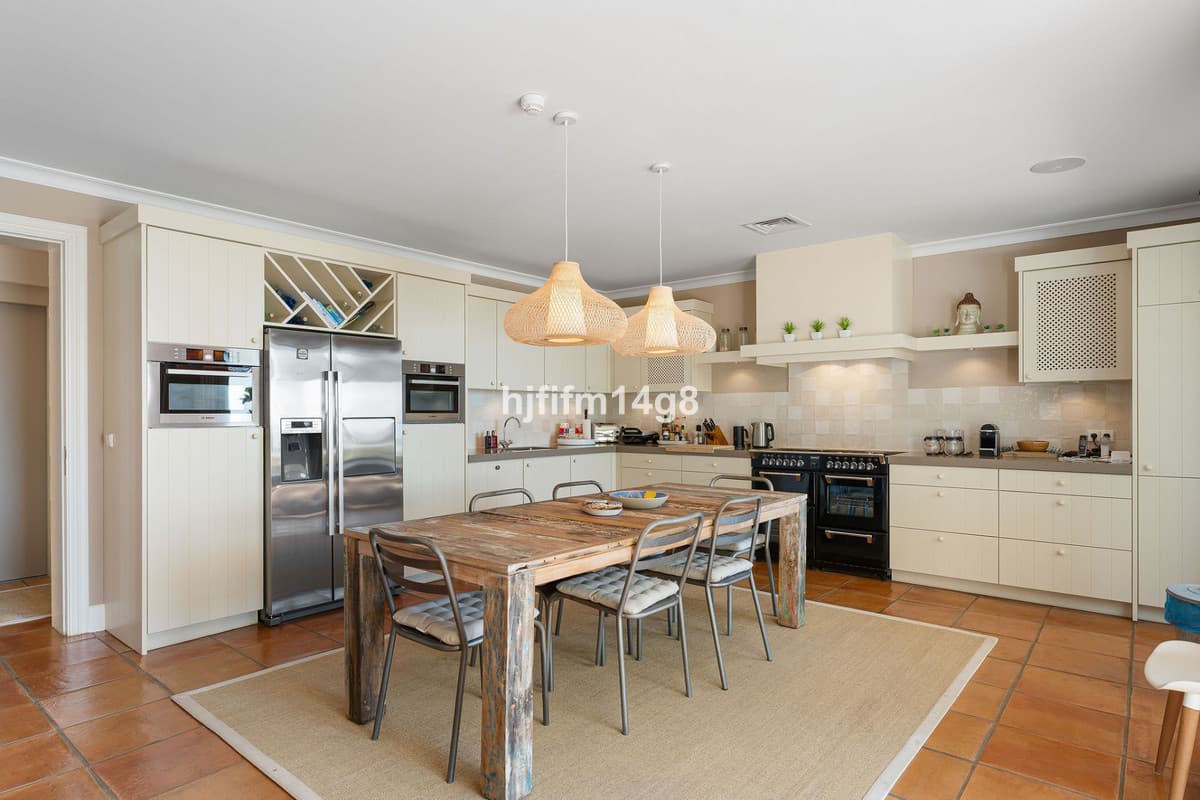 Detached Villa in The Golden Mile — photo 9 of 10