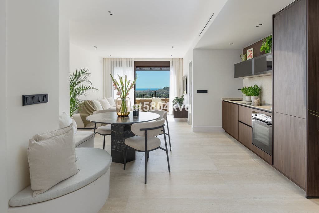 Penthouse in La Quinta — photo 4 of 10