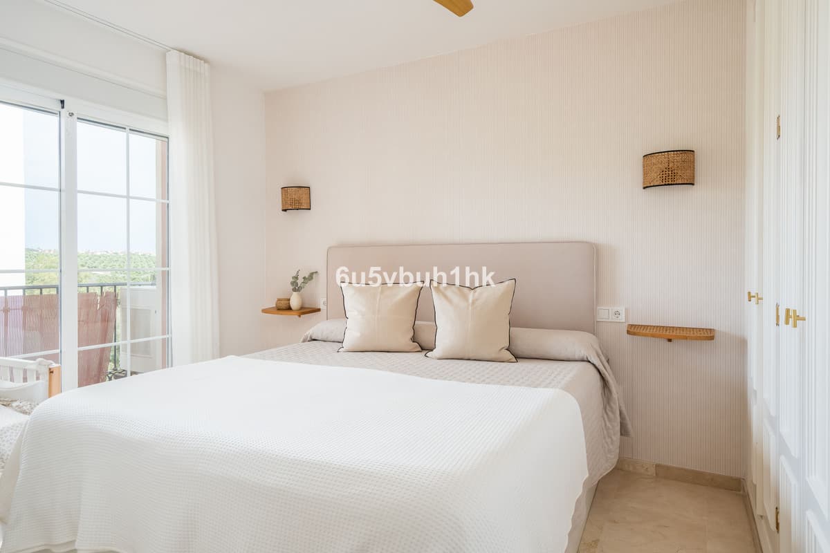Middle Floor Apartment in Mijas Golf — photo 9 of 10