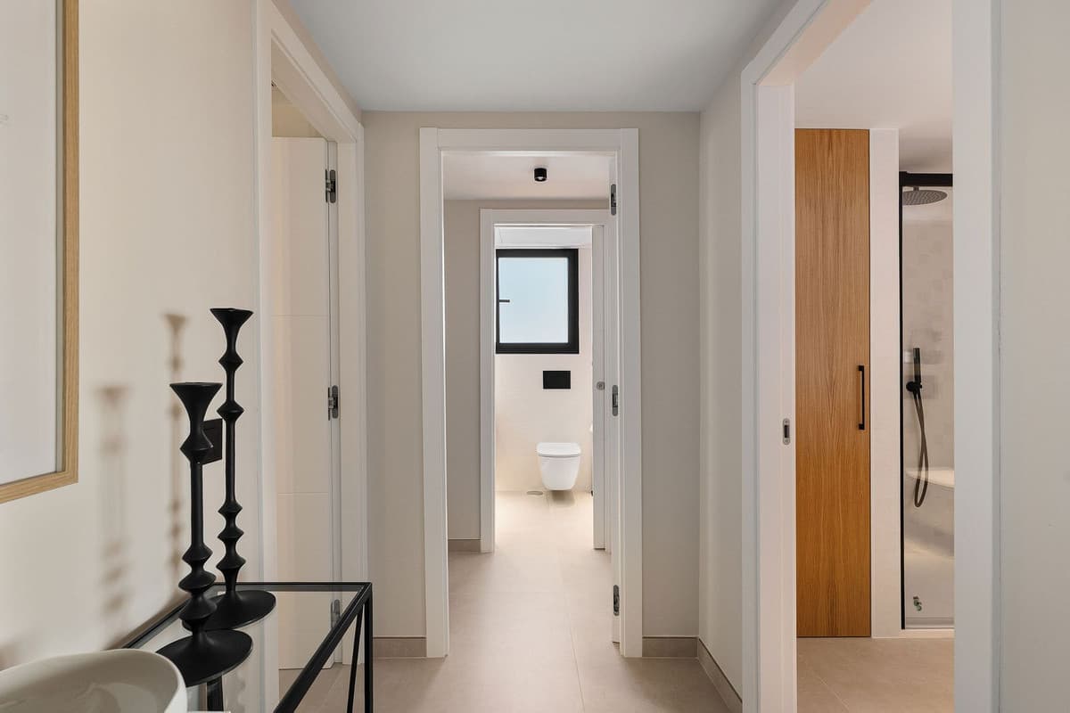 Middle Floor Apartment in Nueva Andalucía — photo 3 of 10