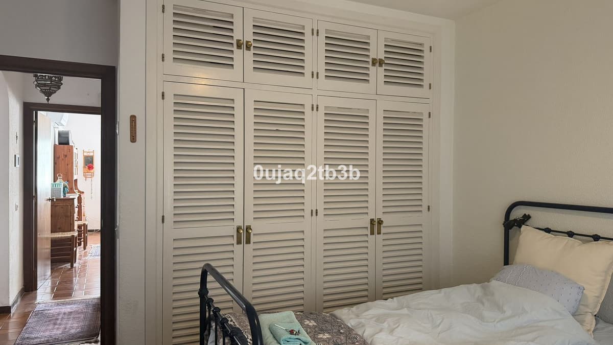 Middle Floor Apartment in Nueva Andalucía — photo 7 of 10