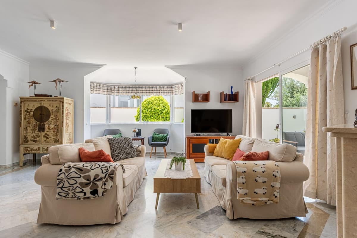 Detached Villa in Atalaya — photo 3 of 10