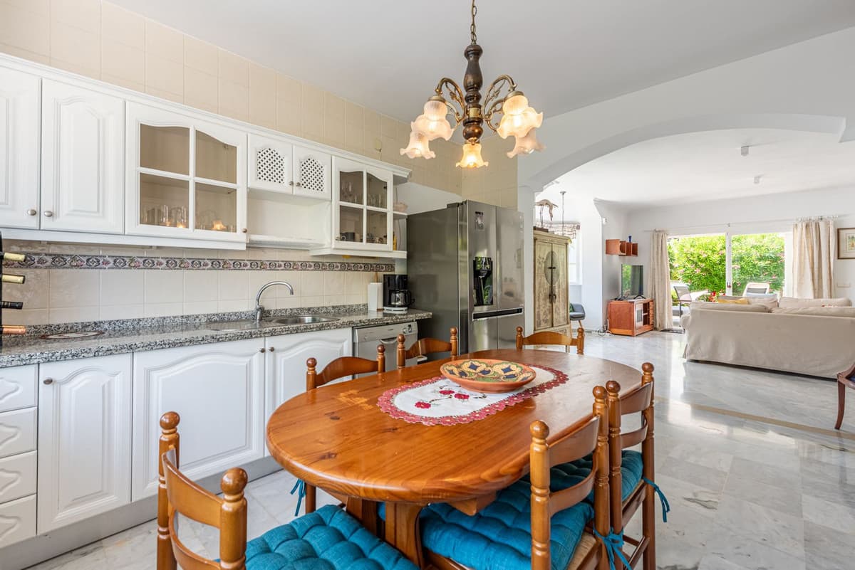 Detached Villa in Atalaya — photo 7 of 10