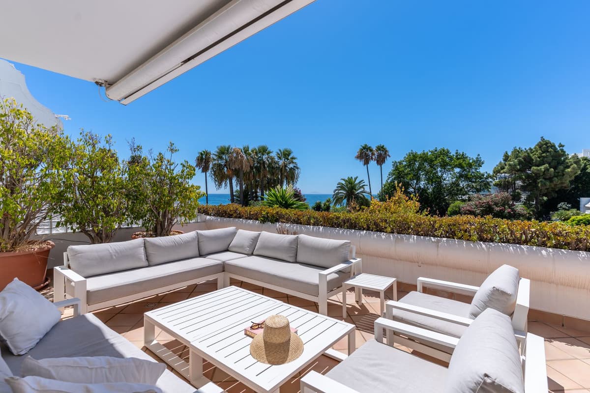 Middle Floor Apartment in Estepona — photo 5 of 10