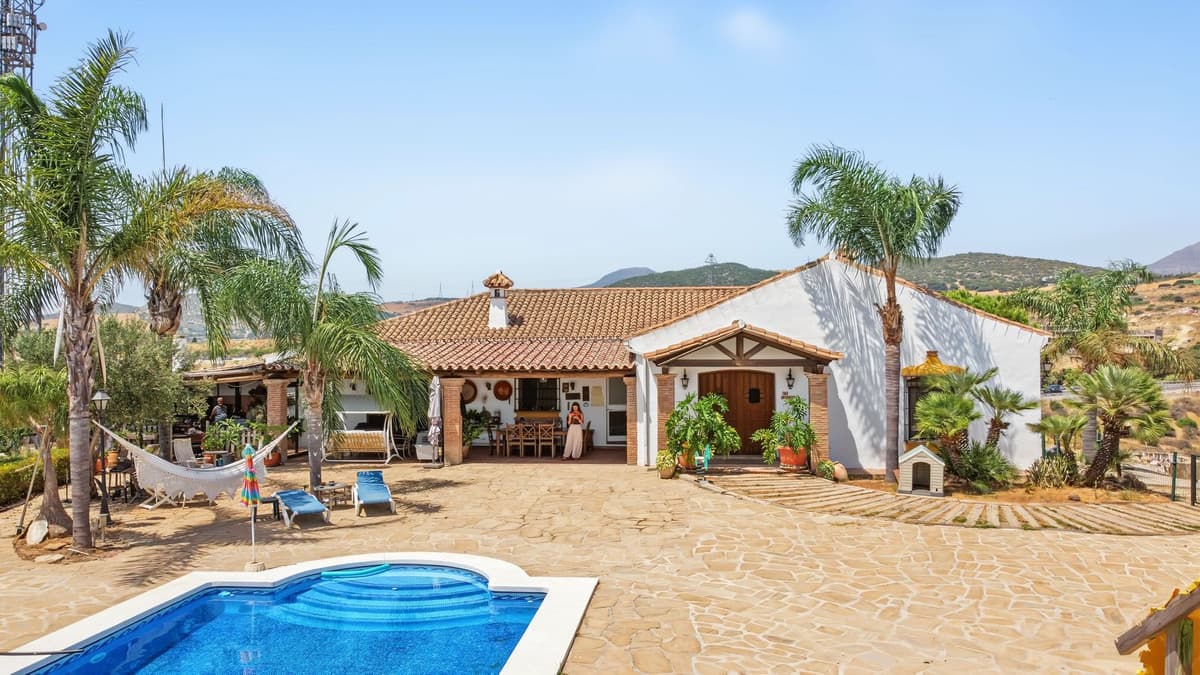 Cortijo in Casares — photo 2 of 10