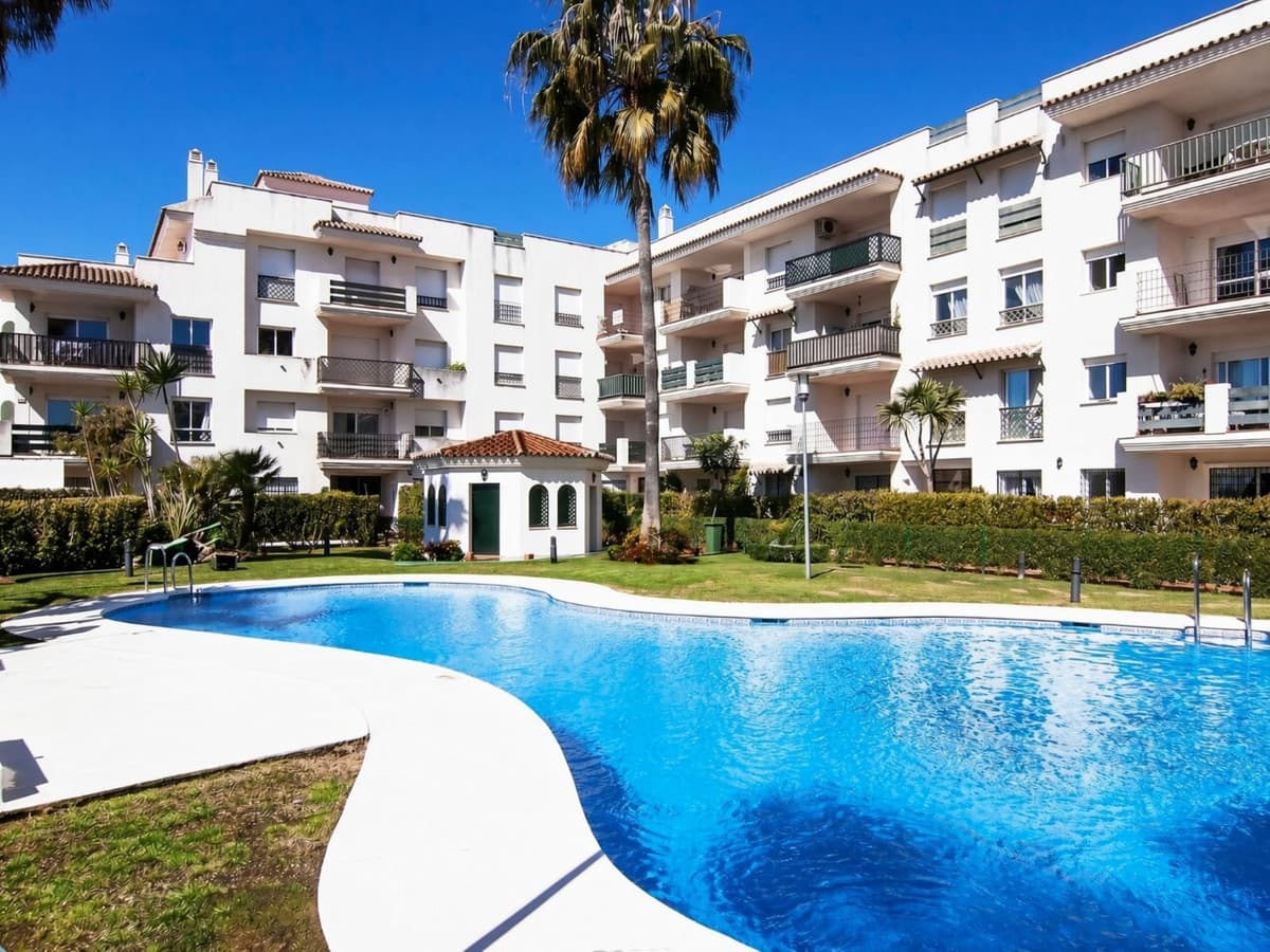 Middle Floor Apartment in Nueva Andalucía — photo 1 of 10