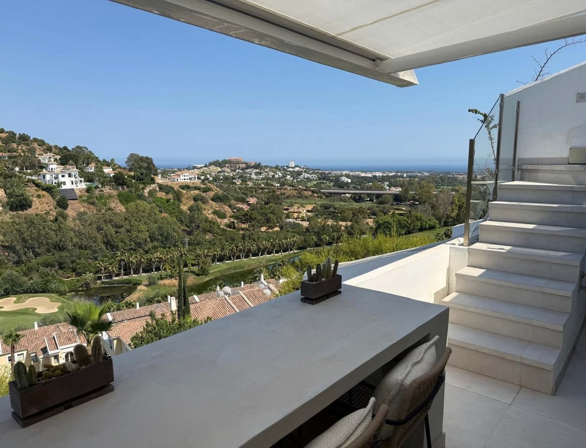 Penthouse in La Quinta — photo 9 of 10