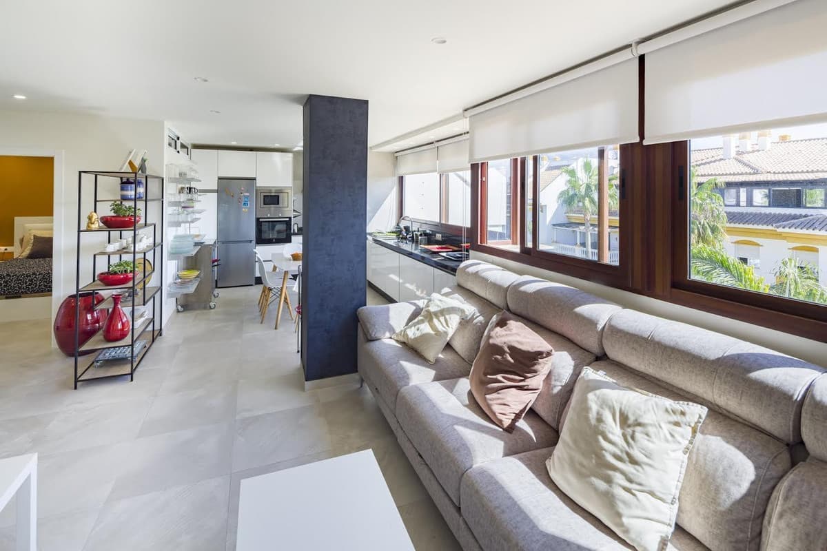 Middle Floor Apartment in Nueva Andalucía — photo 2 of 10