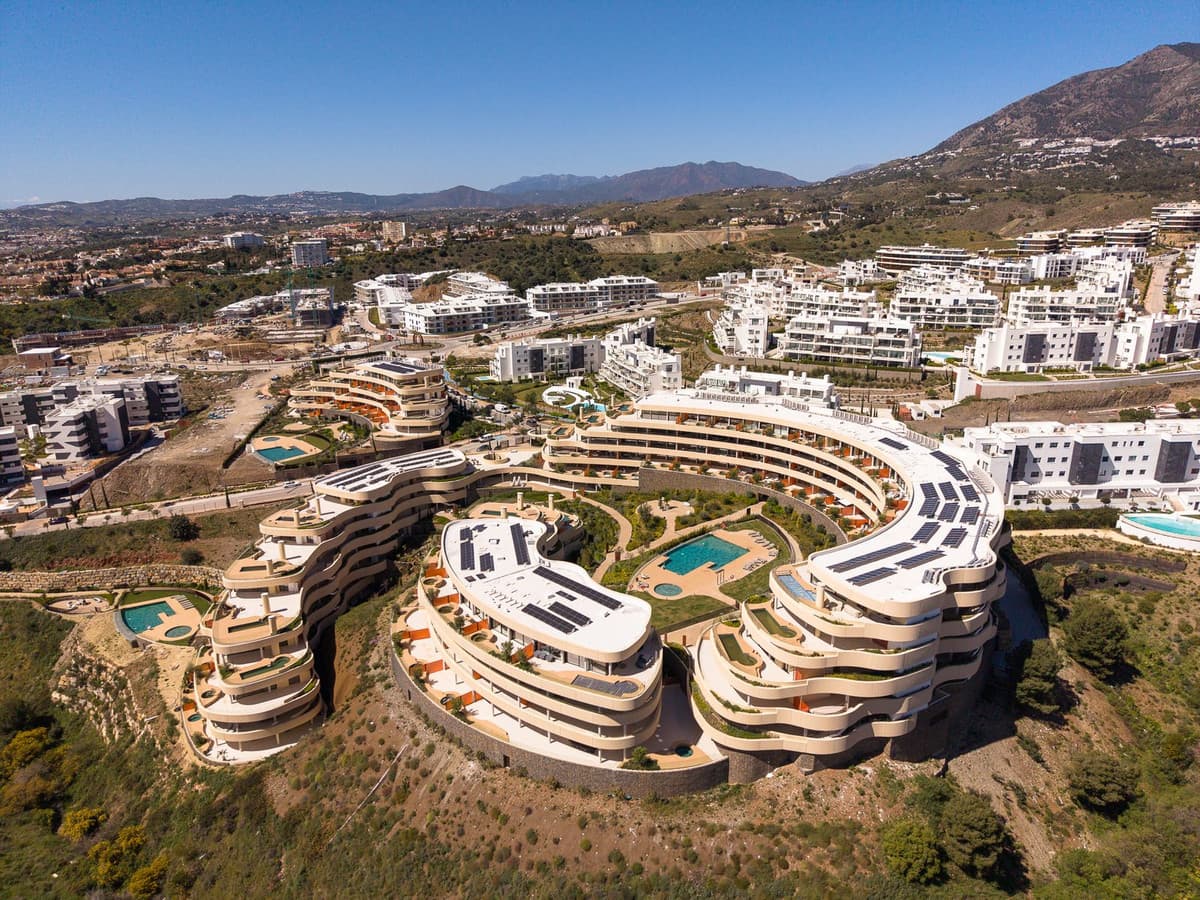 Middle Floor Apartment in Fuengirola — photo 1 of 10