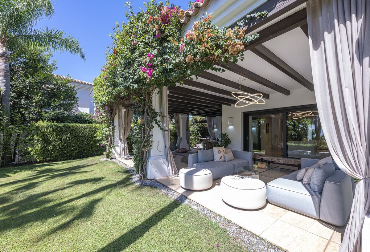 Detached Villa in The Golden Mile — photo 2 of 10