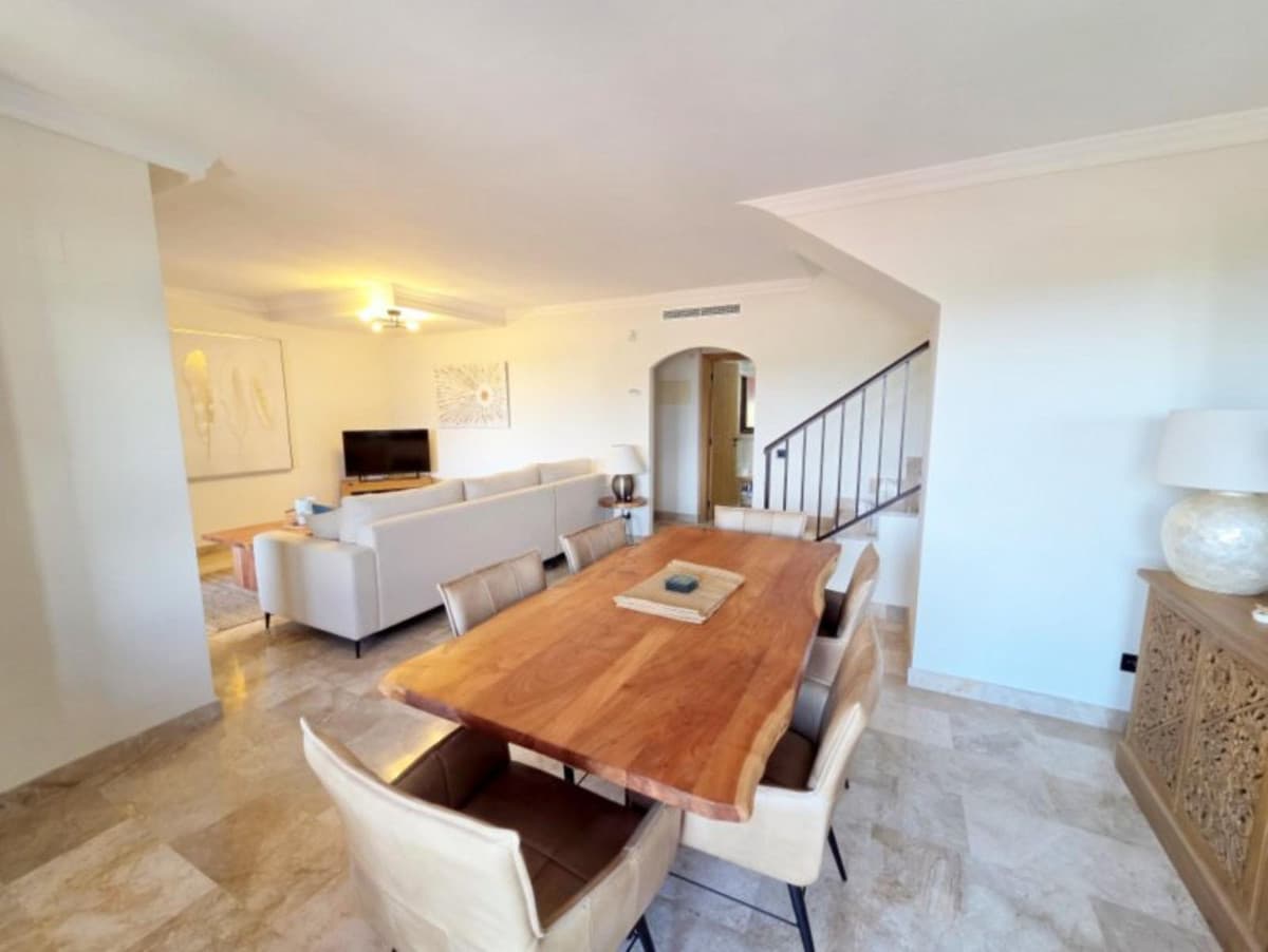 Penthouse Duplex in La Duquesa — photo 4 of 10