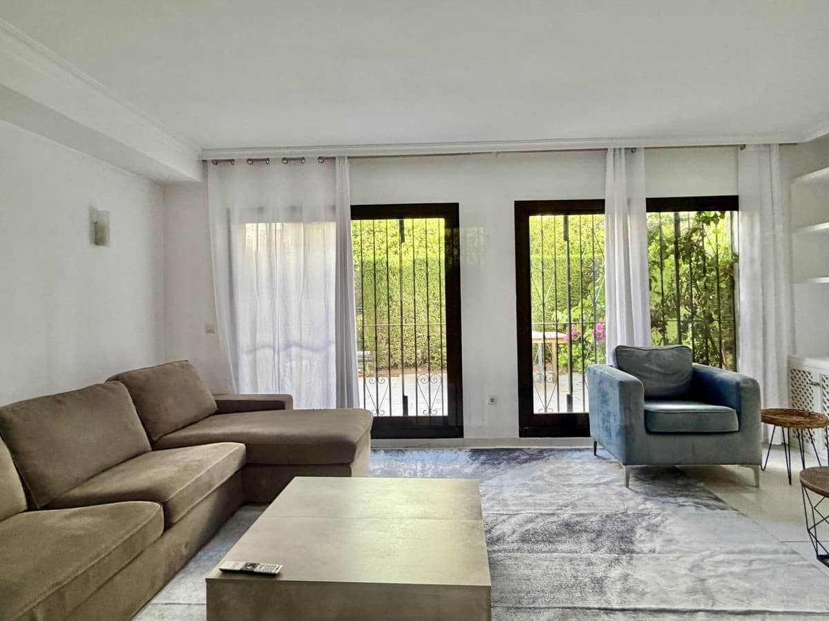 Townhouse in Guadalmina Baja — photo 3 of 10