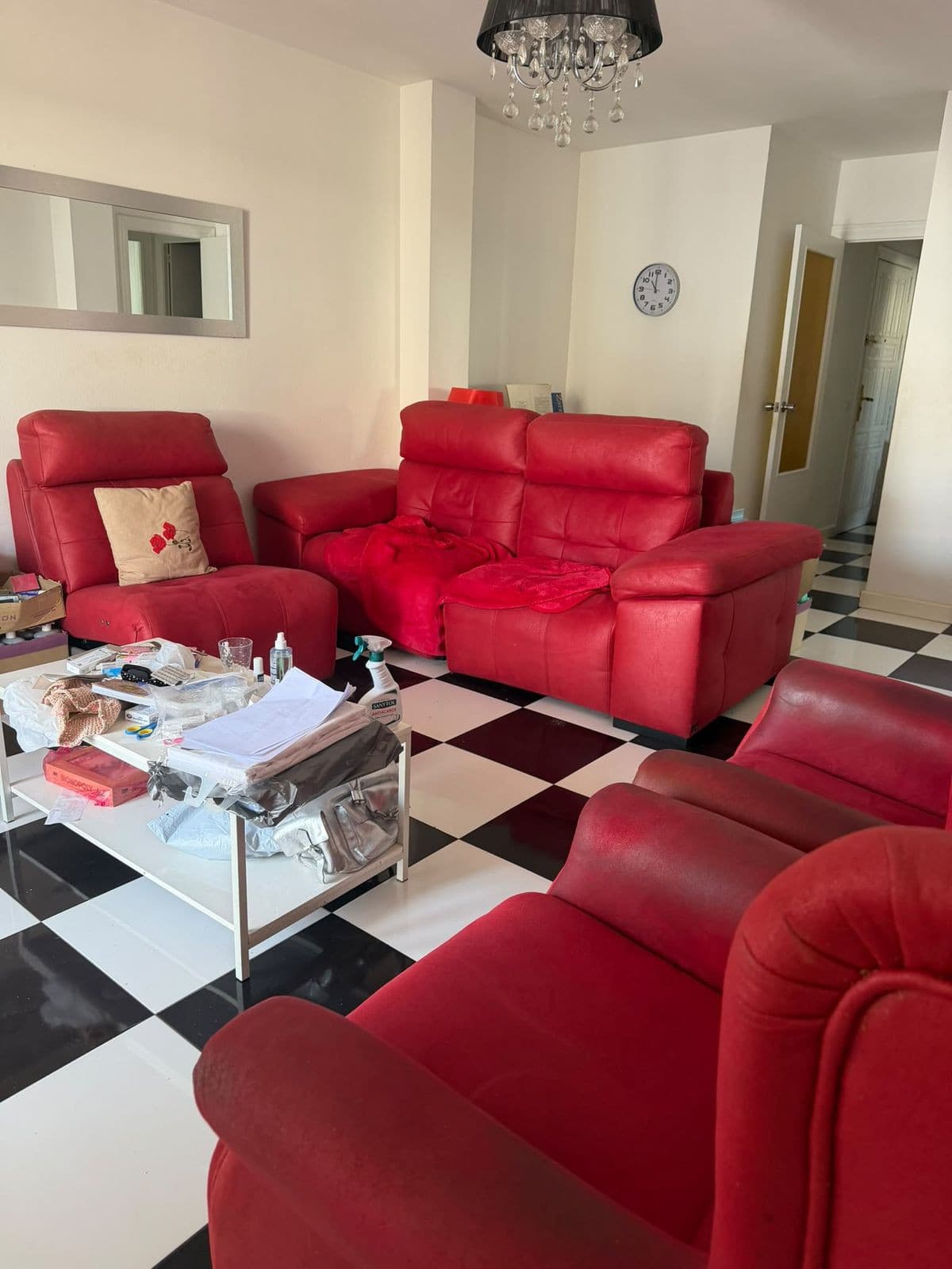 Middle Floor Apartment in Estepona — photo 3 of 8