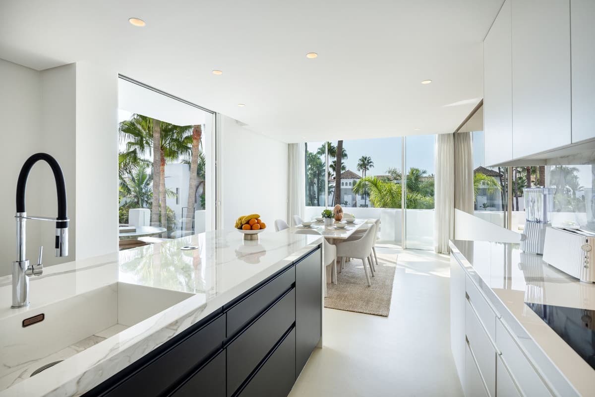 Penthouse Duplex in The Golden Mile — photo 4 of 10