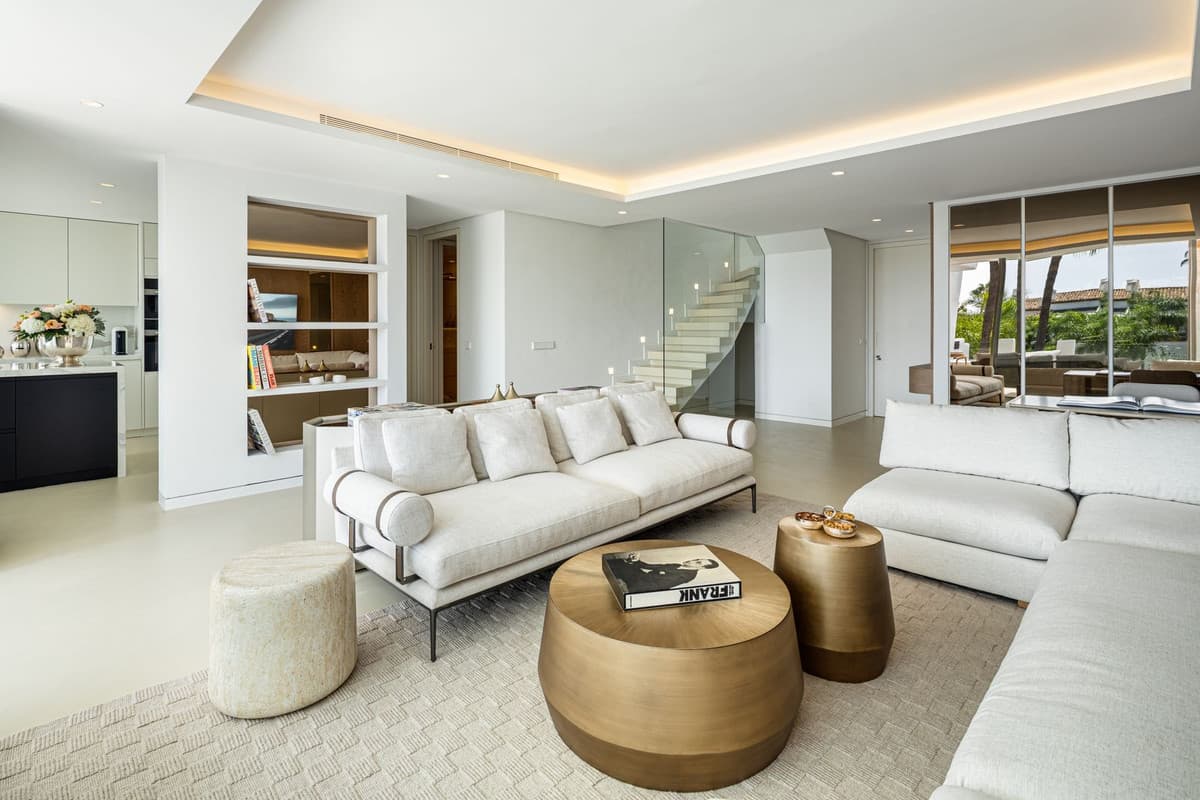 Penthouse Duplex in The Golden Mile — photo 8 of 10