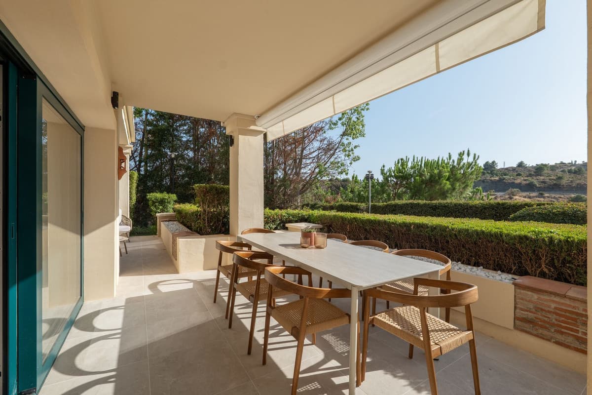 Ground Floor Apartment in Benahavís — photo 4 of 10