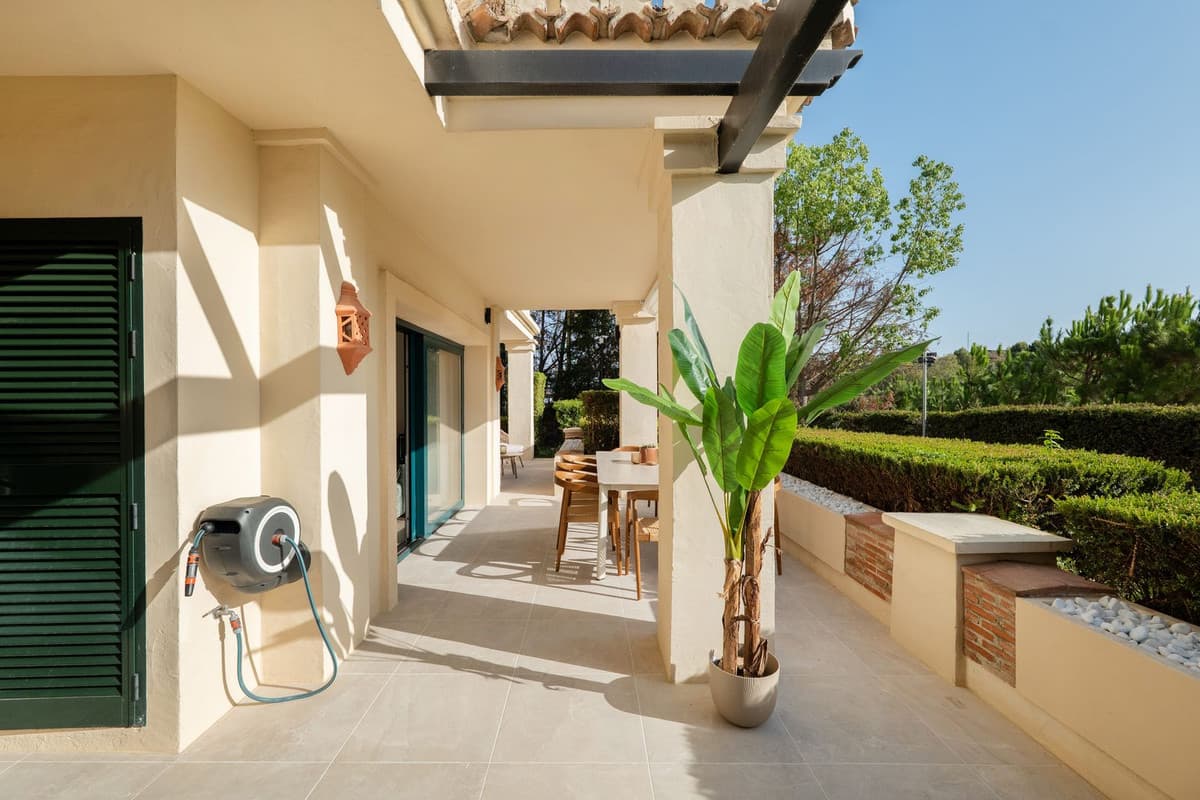 Ground Floor Apartment in Benahavís — photo 7 of 10