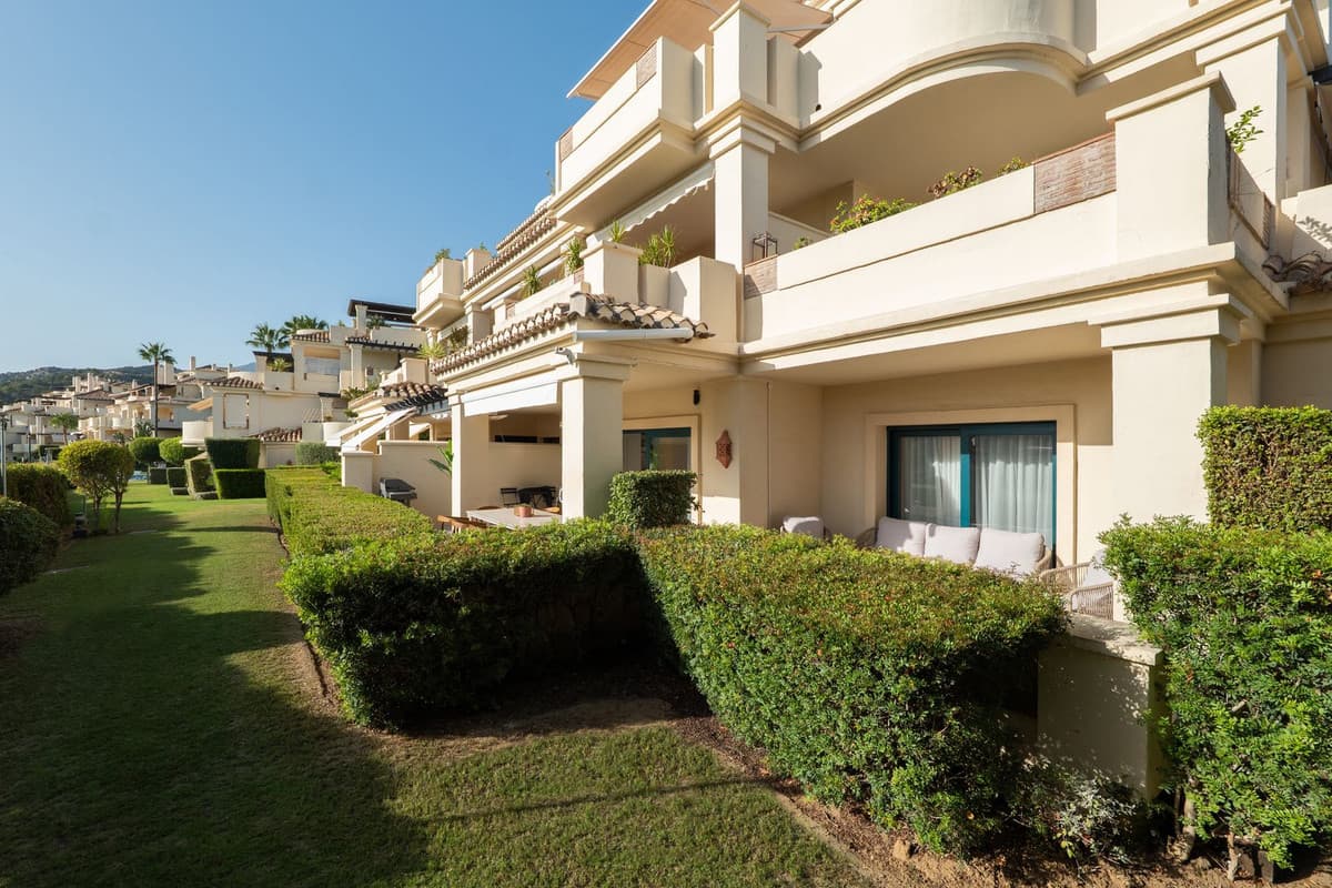Ground Floor Apartment in Benahavís — photo 8 of 10