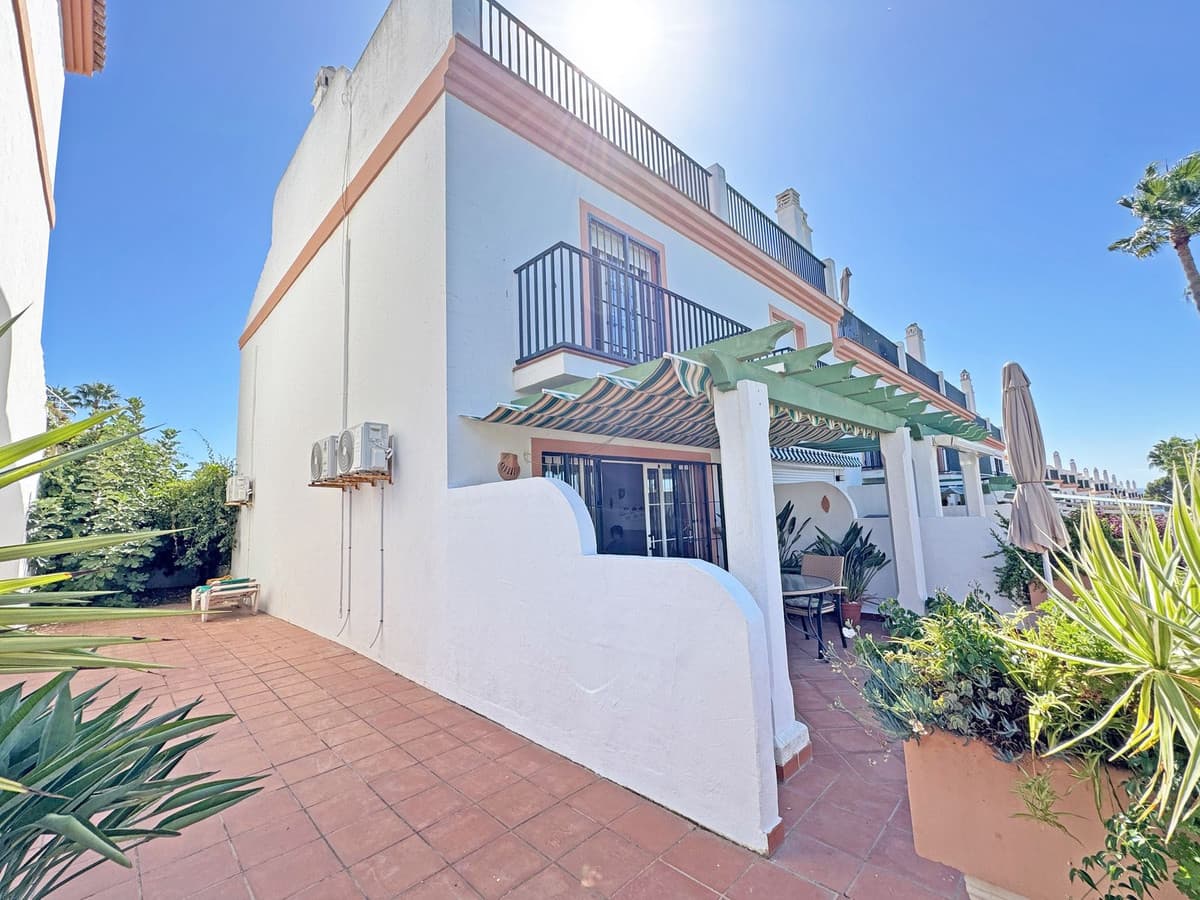 Townhouse in Cabopino — photo 1 of 10