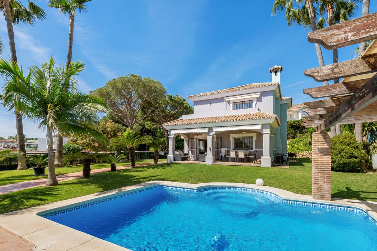 Detached Villa in Estepona — photo 5 of 10