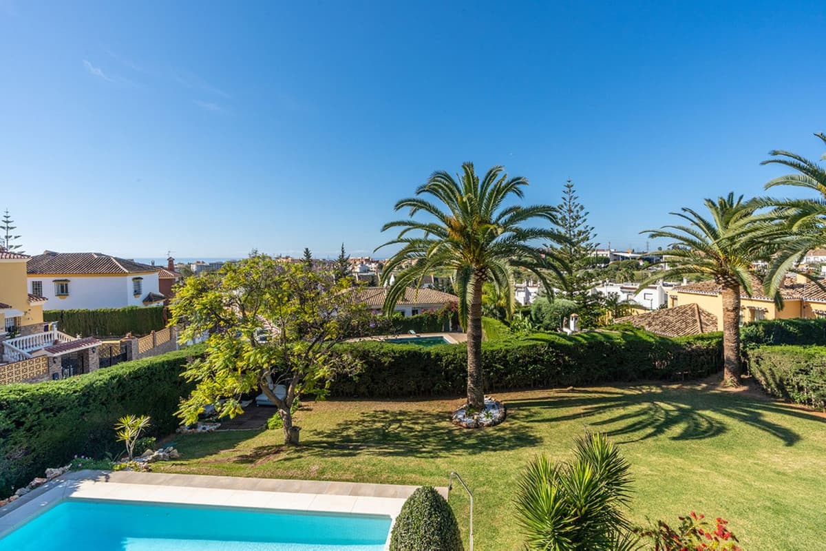 Detached Villa in Marbella — photo 3 of 10