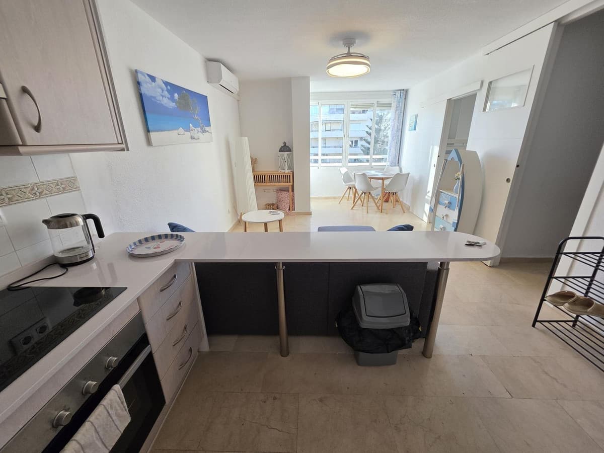 Middle Floor Apartment in Fuengirola — photo 6 of 10
