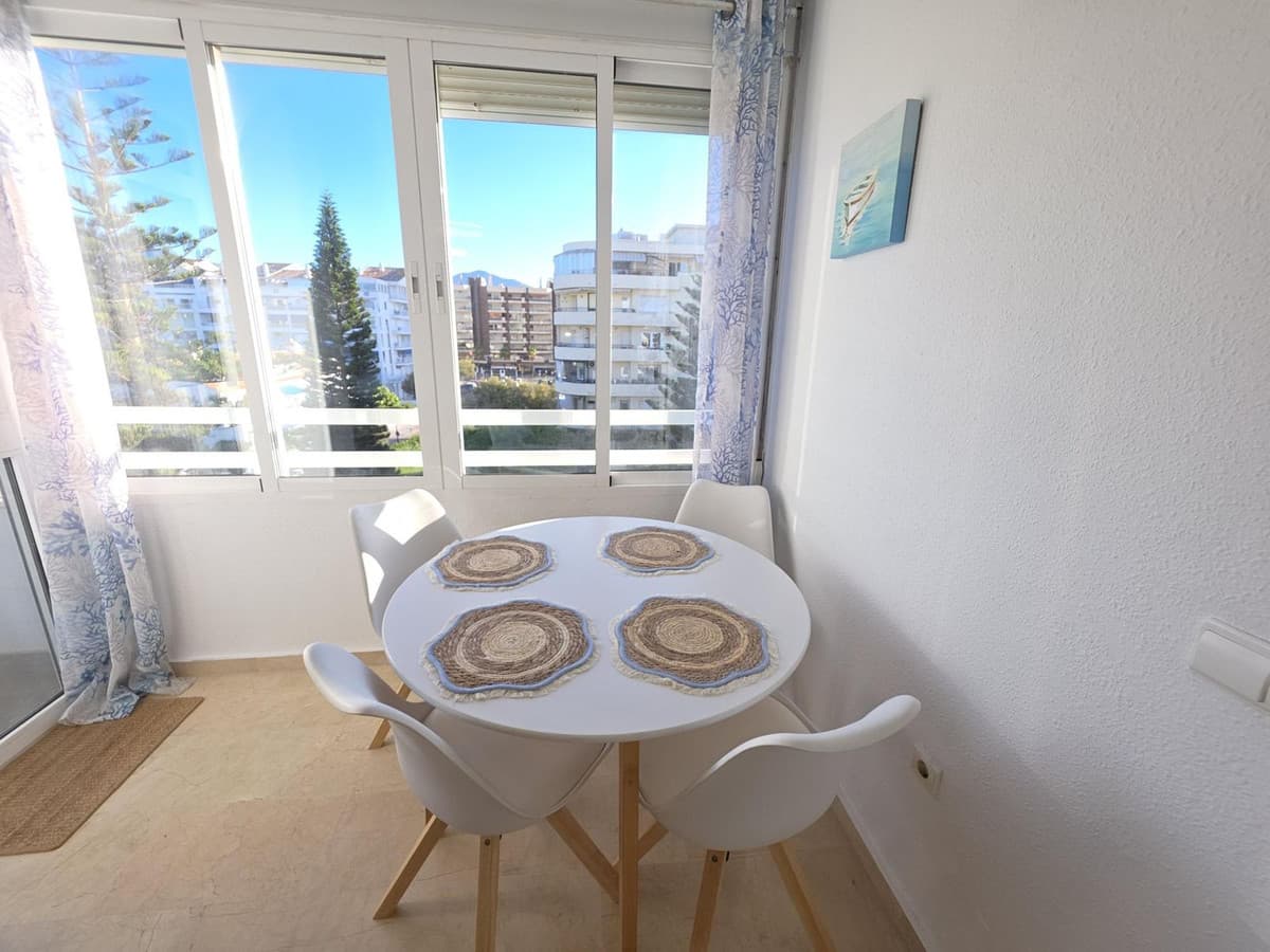 Middle Floor Apartment in Fuengirola — photo 9 of 10