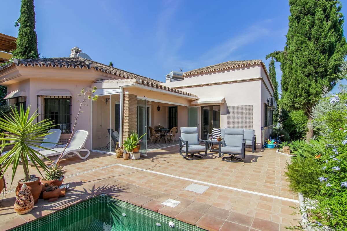 Detached Villa in Fuengirola — photo 1 of 10