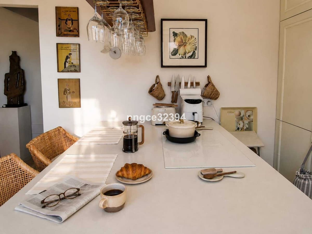 Top Floor Apartment in The Golden Mile — photo 4 of 10