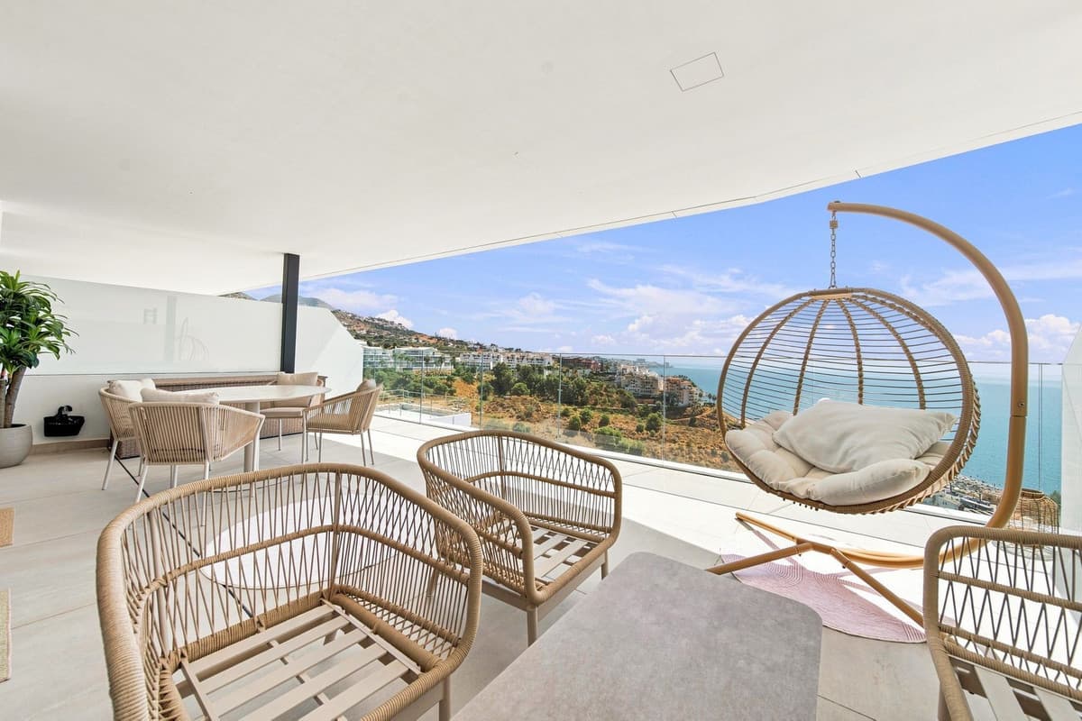 Middle Floor Apartment in Fuengirola — photo 2 of 10