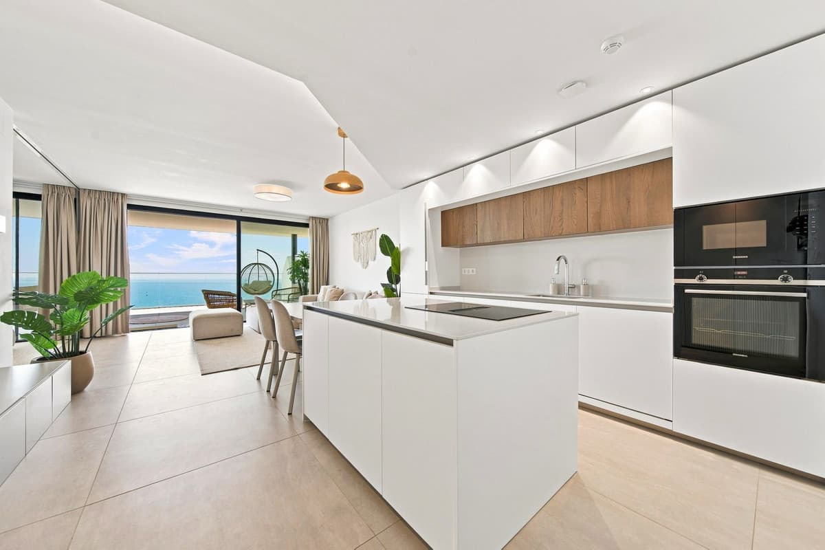 Middle Floor Apartment in Fuengirola — photo 4 of 10