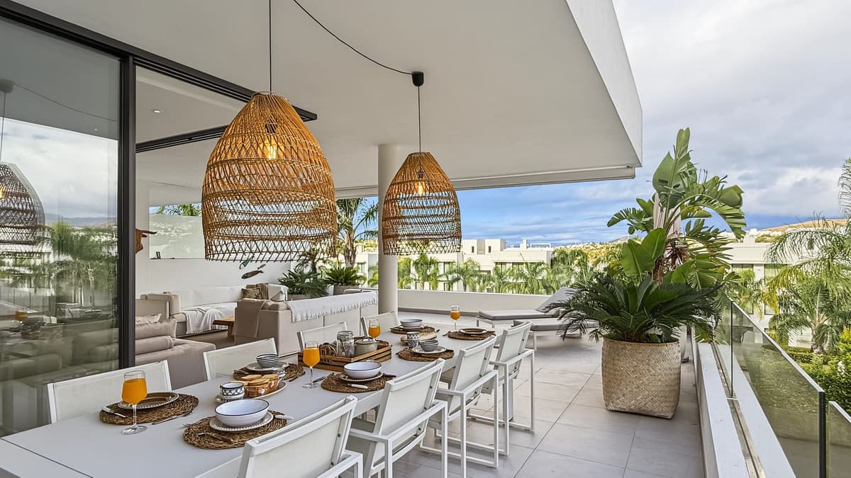 Middle Floor Apartment in Estepona — photo 1 of 10
