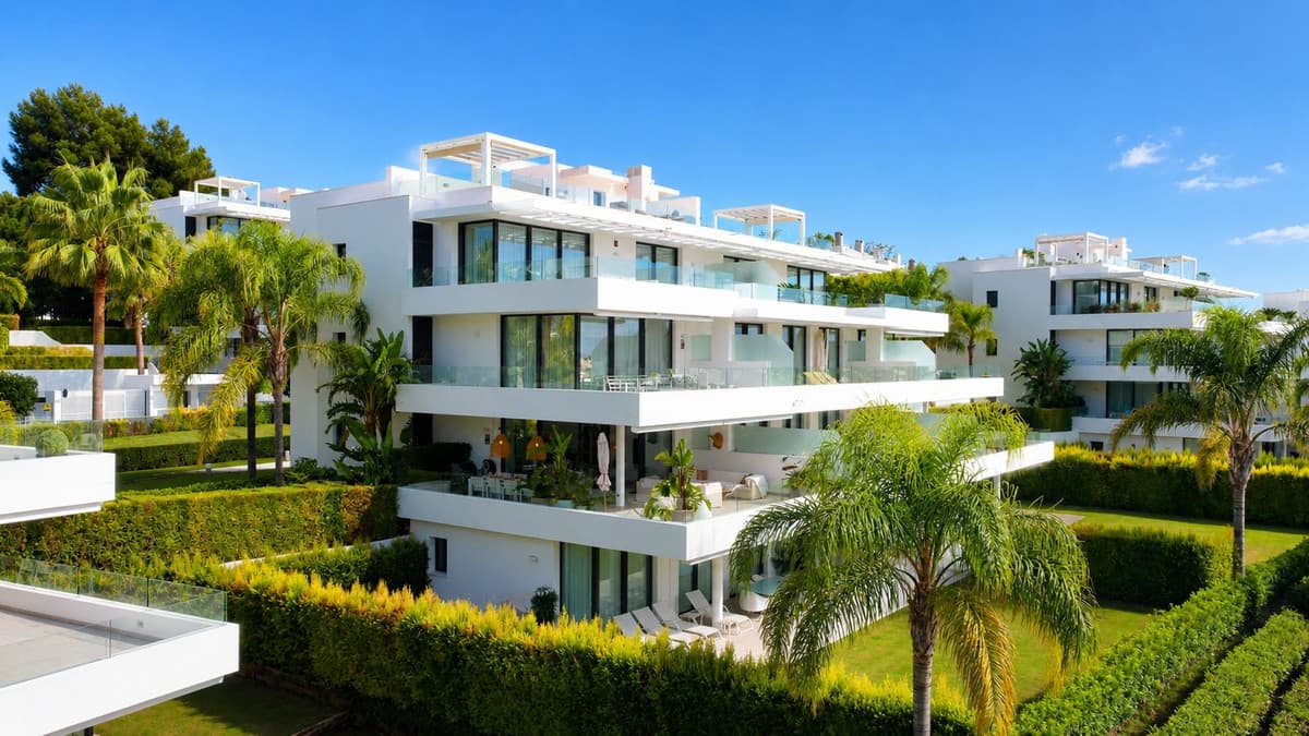 Middle Floor Apartment in Estepona — photo 5 of 10