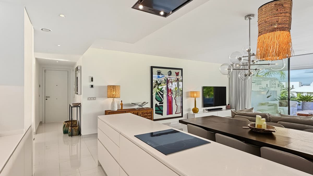 Middle Floor Apartment in Estepona — photo 10 of 10