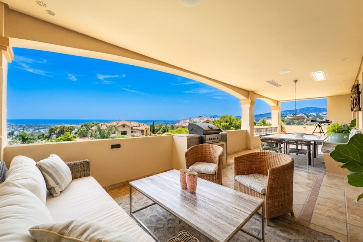 Penthouse Duplex in Nueva Andalucía — photo 1 of 10