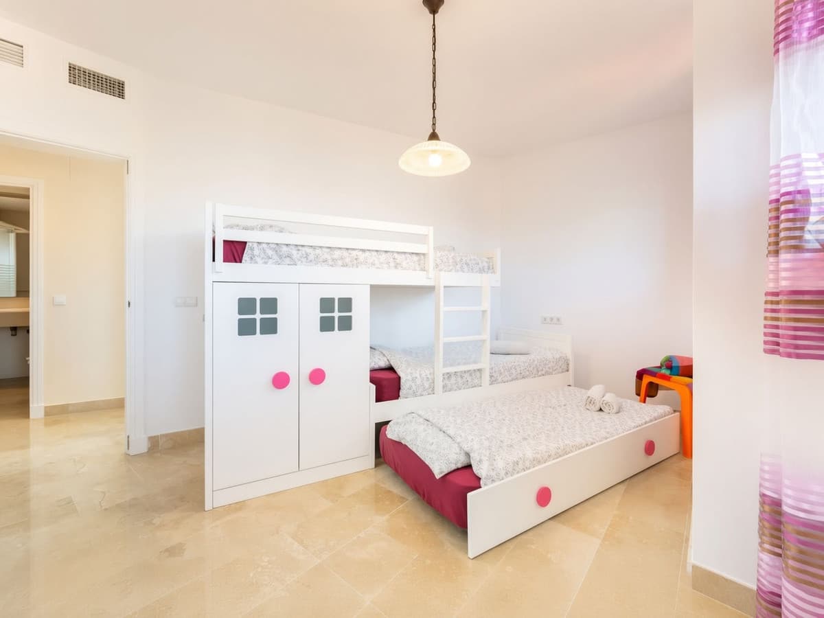 Penthouse Duplex in Estepona — photo 7 of 10