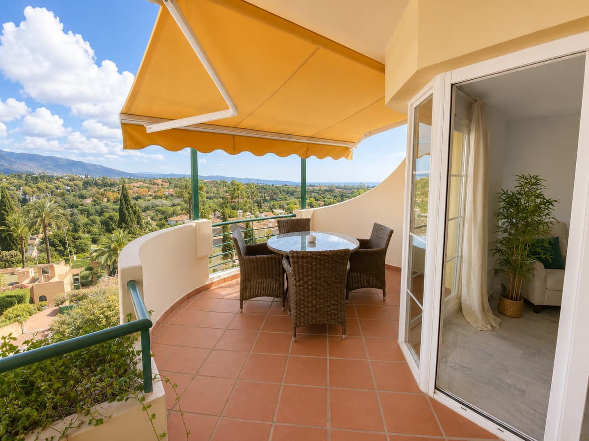Middle Floor Apartment in Nueva Andalucía — photo 2 of 10