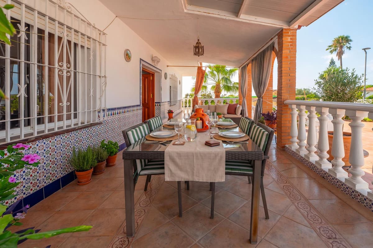 Detached Villa in Torremolinos — photo 4 of 10
