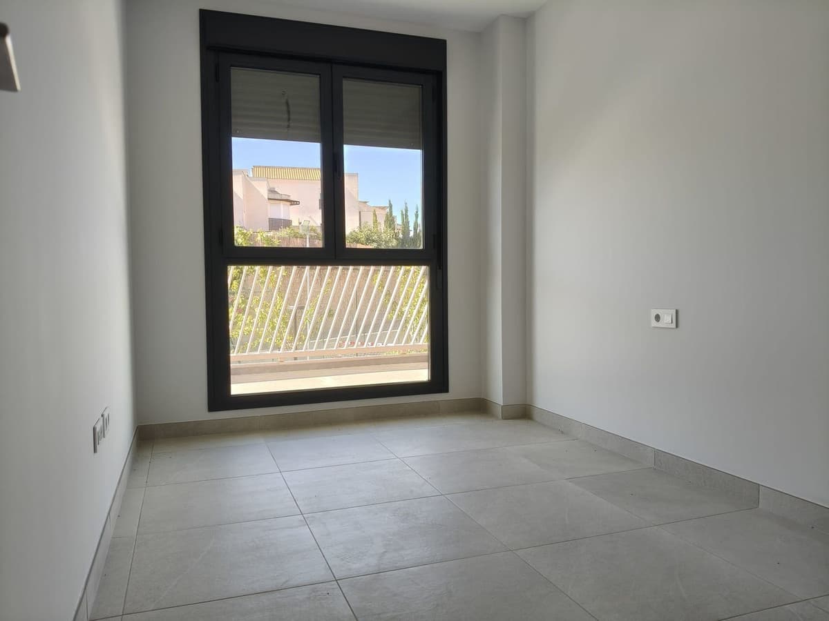 Middle Floor Apartment in Mijas Costa — photo 9 of 10