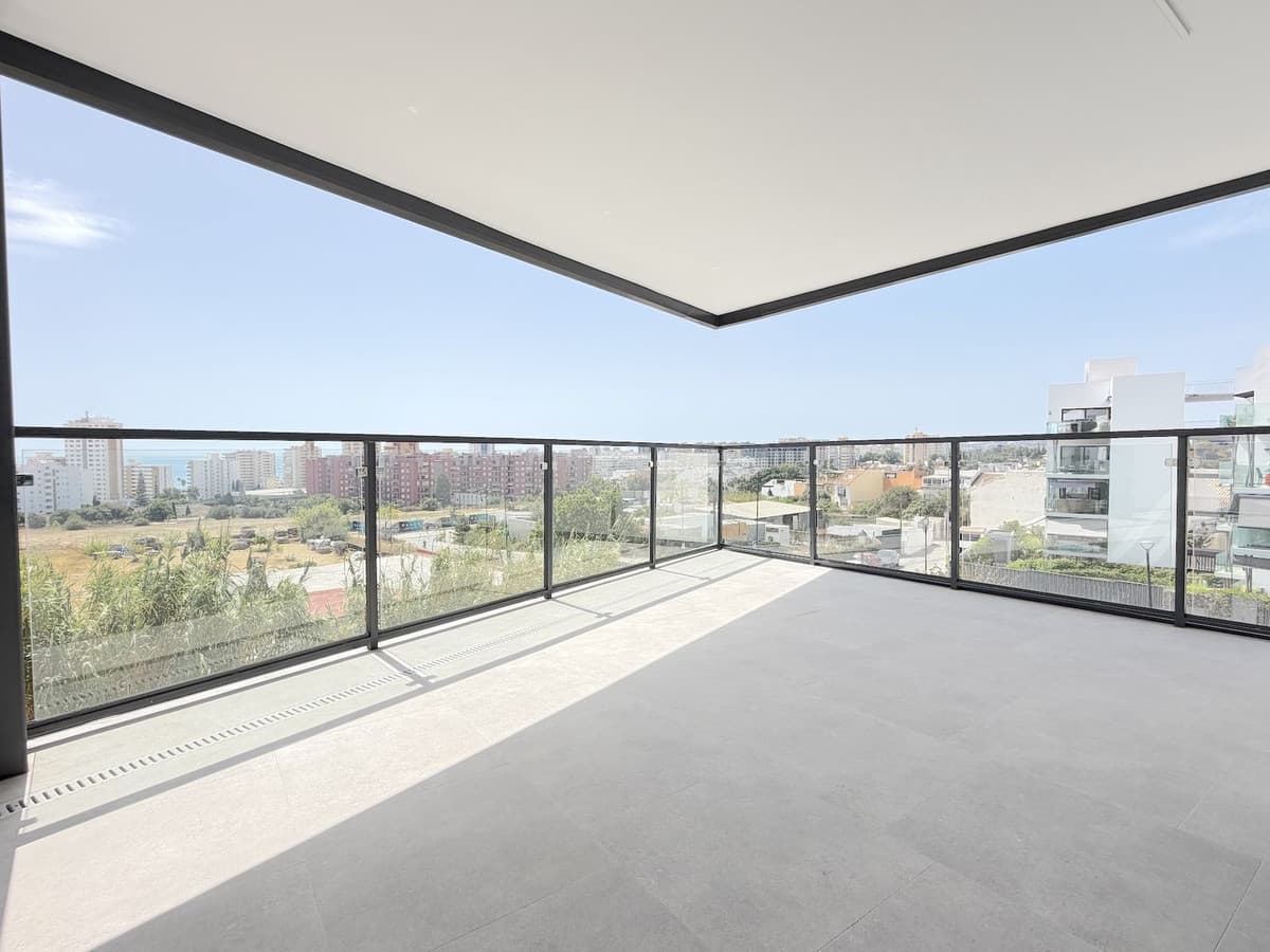 Middle Floor Apartment in Los Pacos — photo 1 of 10