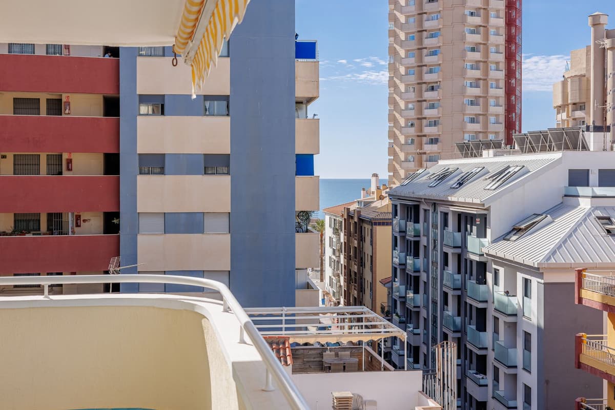 Middle Floor Apartment in Fuengirola — photo 2 of 10