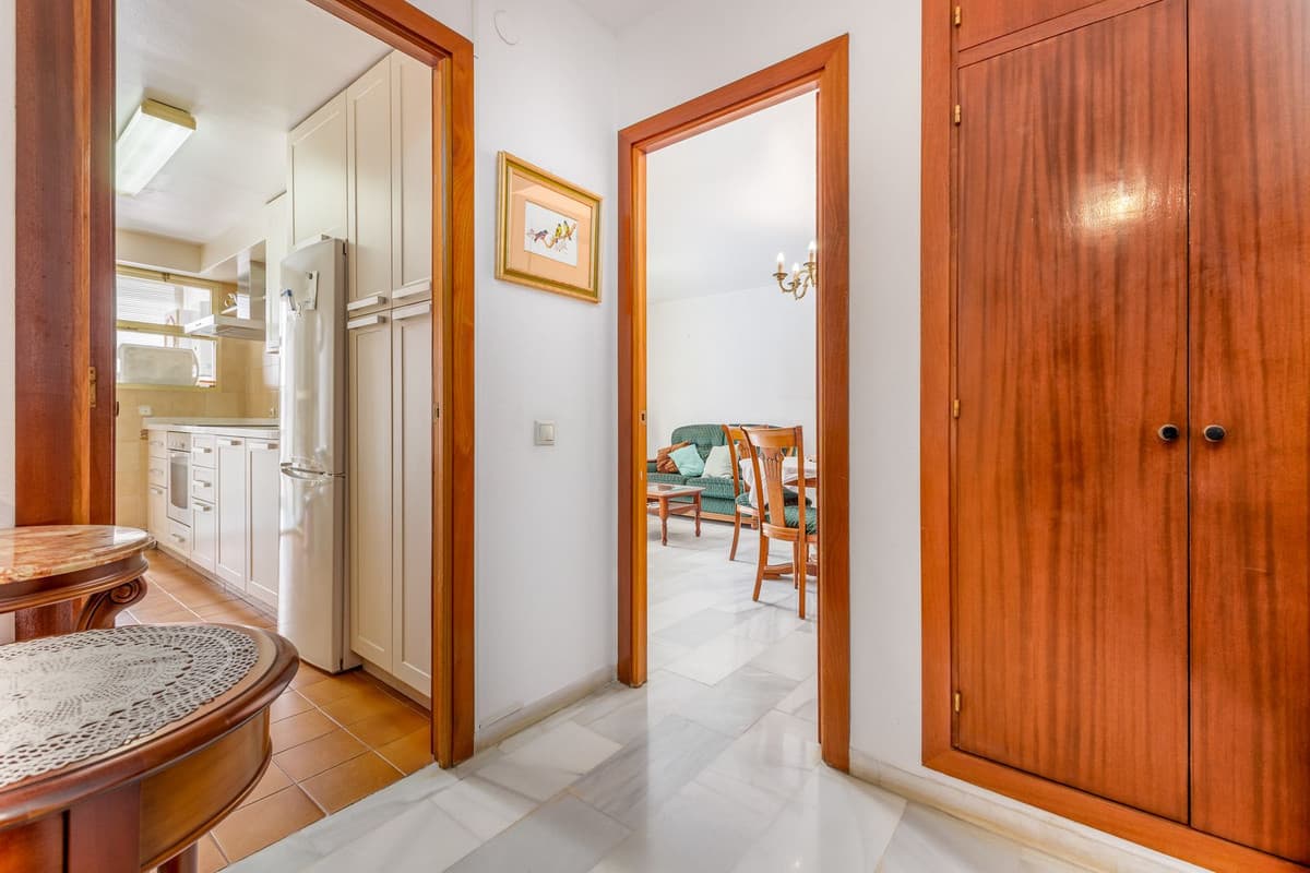 Middle Floor Apartment in Fuengirola — photo 3 of 10